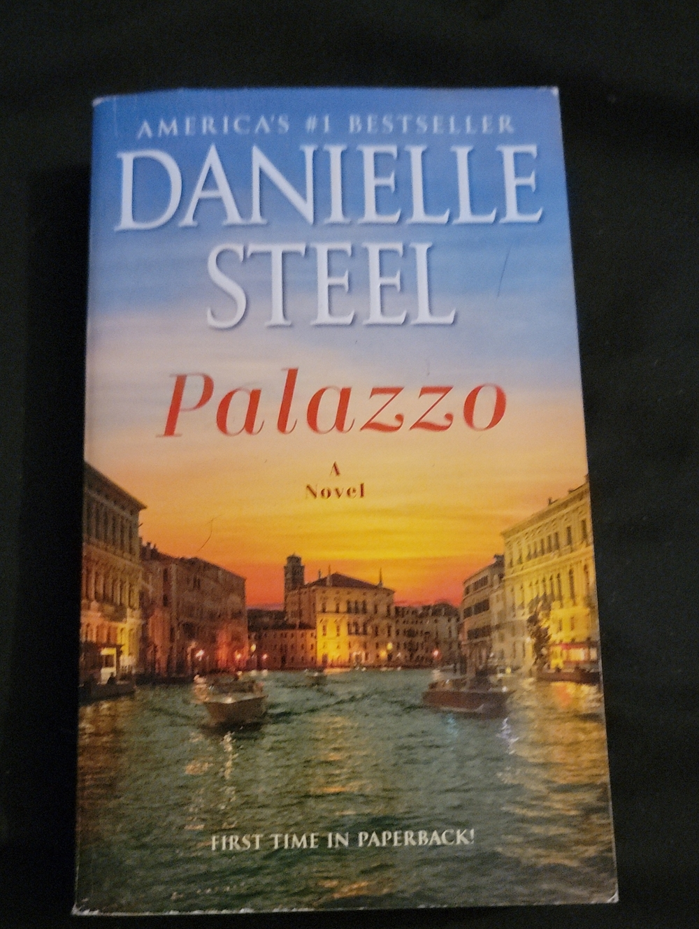 4/$12--- Danielle Steel "Palazzo" Paperback Novel
